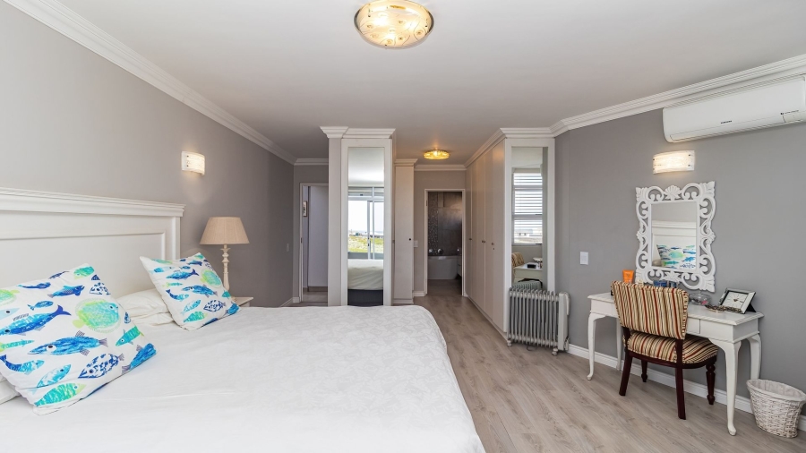 3 Bedroom Property for Sale in Bloubergstrand Western Cape